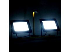  LED reflektor s rukojetí 2 x 100 W studené bílé světlo