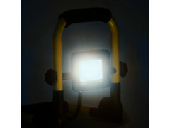  LED reflektor s rukojetí 10 W studené bílé světlo